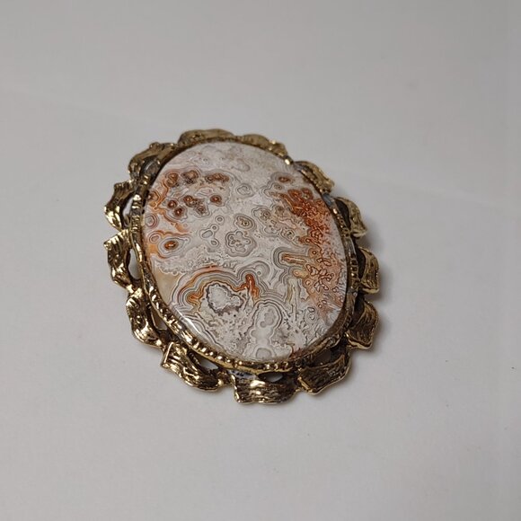 Oval Shaped Stone And Metal Brooch Pendant - Picture 10 of 10